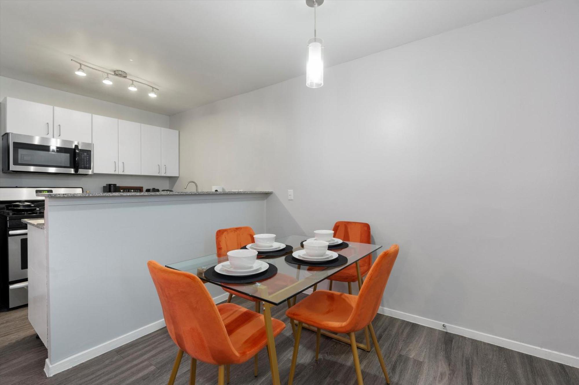 Mins 2 Downtown - King Bed - Private Stays Austin Buitenkant foto